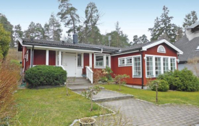 Beautiful Home In Saltsjö-Boo With Sauna in Boo